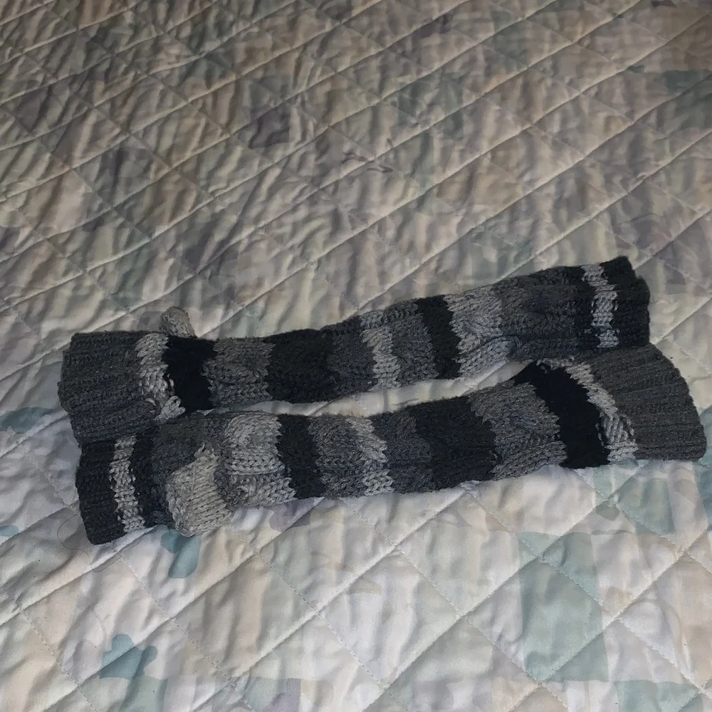 Stylish Gray and Black Knit Arm Warmers